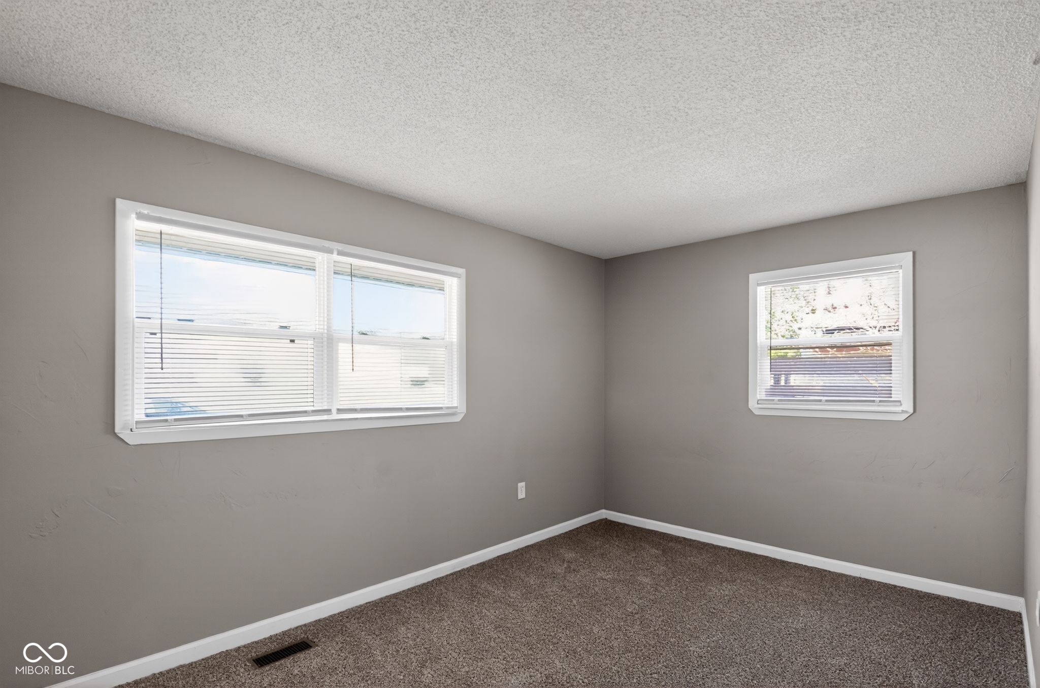 8619 Montery Road Indianapolis, IN 46226 - Photo 9 of 32