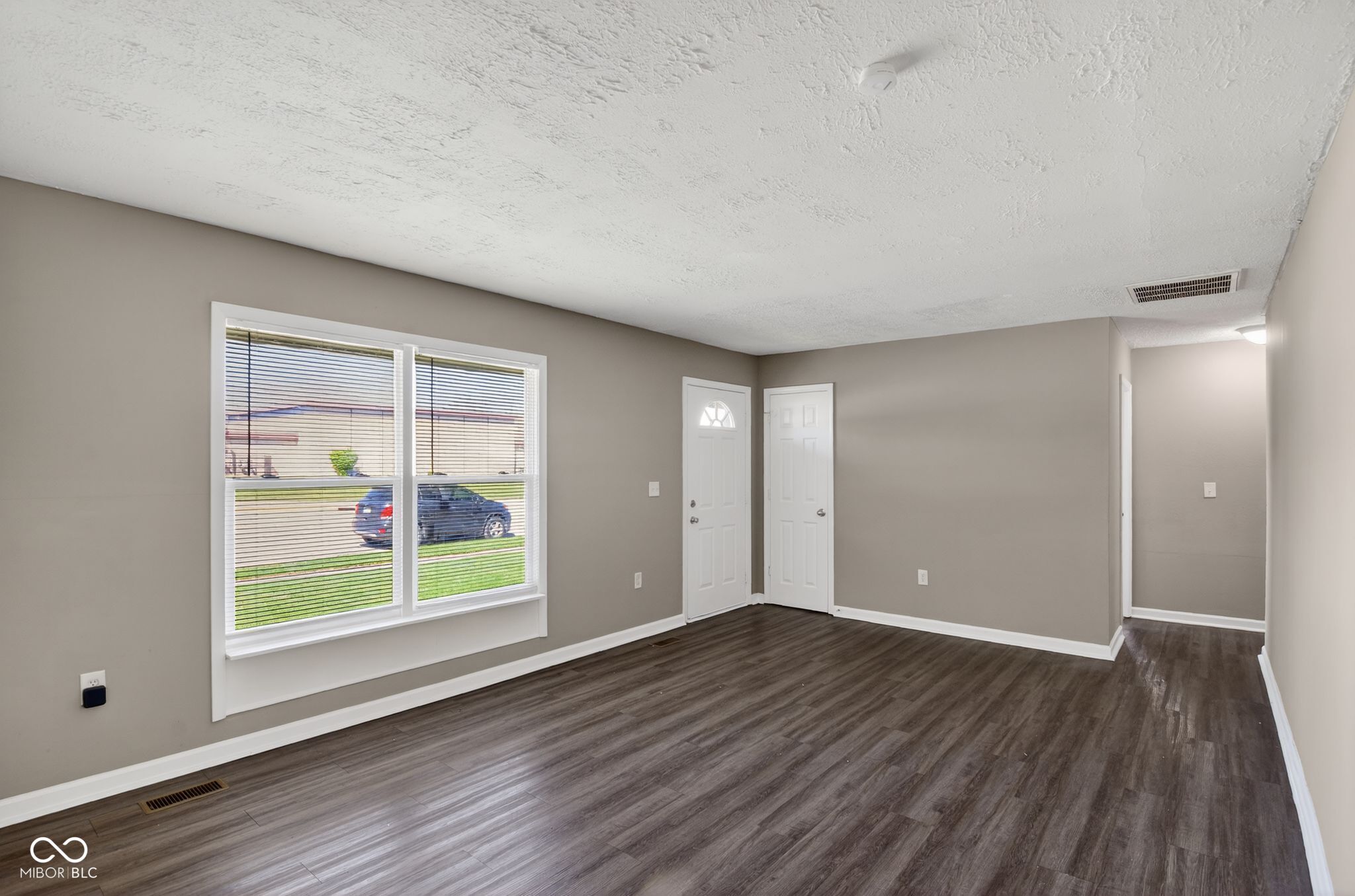 8619 Montery Road Indianapolis, IN 46226 - Photo 10 of 32