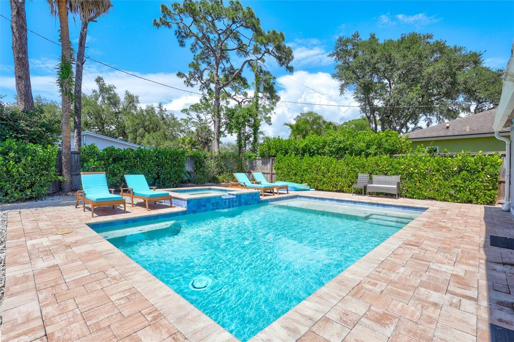 2437 Floyd Street Sarasota, FL 34239 - Photo 33 of 50