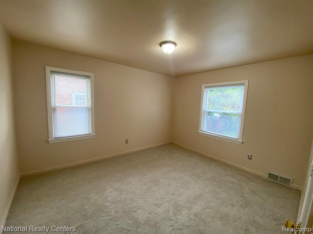 426 Moross Road Grosse Pointe, MI 48236 - Photo 22 of 36