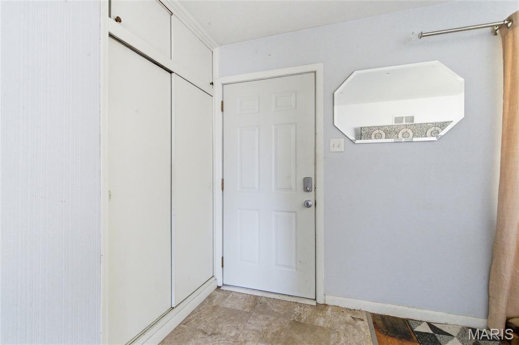 2430 Telegraph Road St. Louis, MO 63125 - Photo 5 of 35 Gallery Image 5