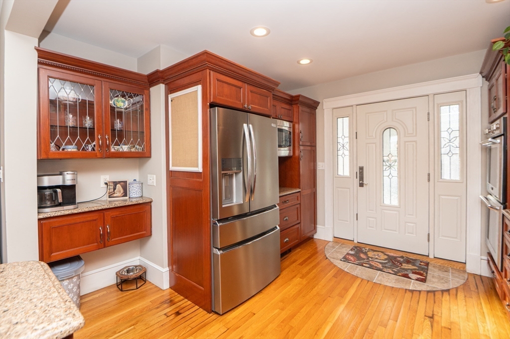 380 Pleasant Street Winthrop, MA 02152 - Photo 14 of 40