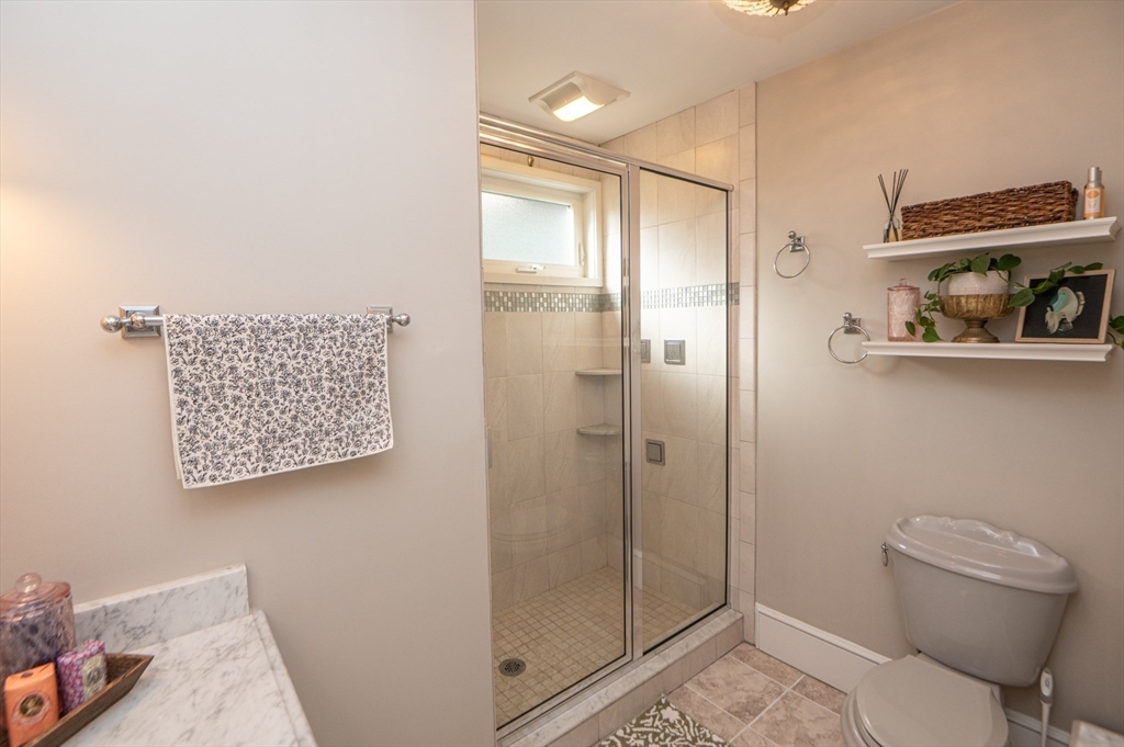 380 Pleasant Street Winthrop, MA 02152 - Photo 17 of 40