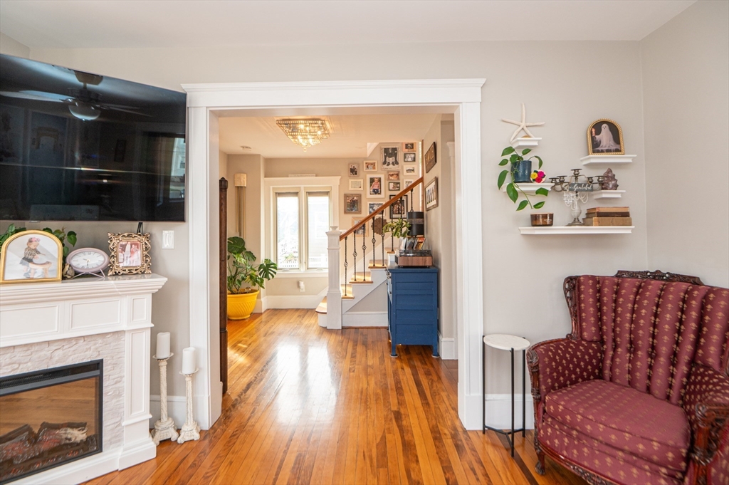 380 Pleasant Street Winthrop, MA 02152 - Photo 5 of 40