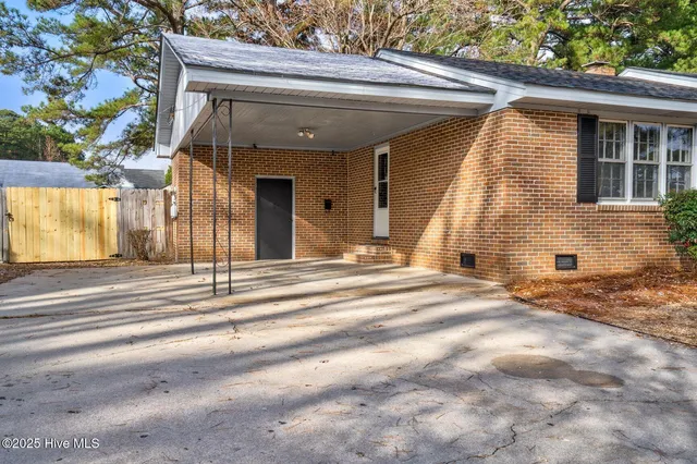 $214,900 | 507 Glendale Drive West, Wilson, NC 27893