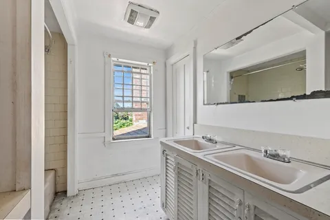 $450,000 | 33 Congress Street, Weymouth, MA 02188