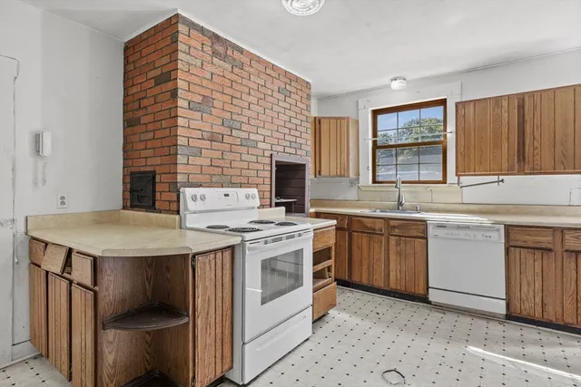 $450,000 | 33 Congress Street, Weymouth, MA 02188