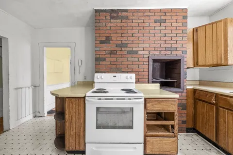 $450,000 | 33 Congress Street, Weymouth, MA 02188