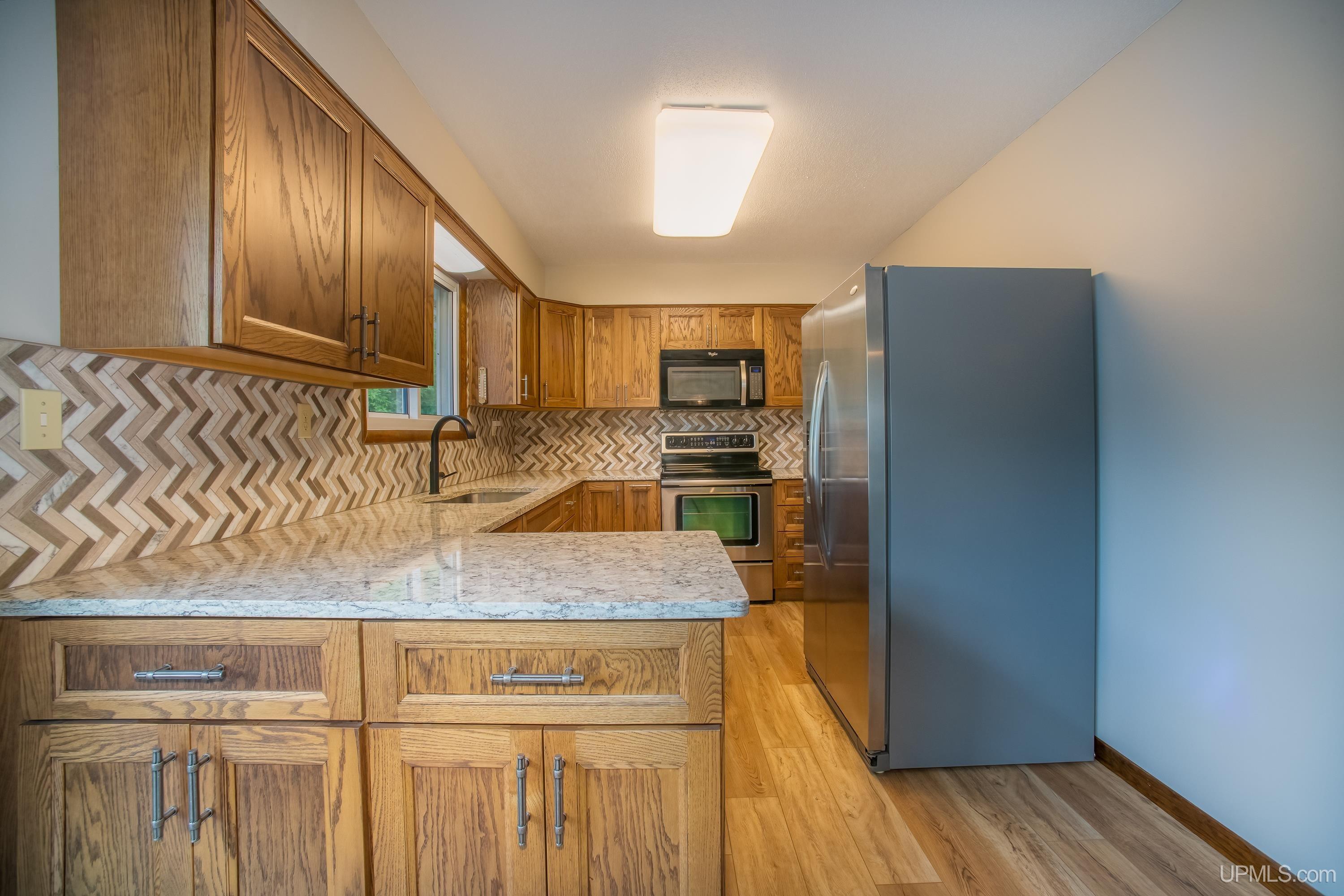 204 Ford Road Marquette, MI 49855 - Photo 4 of 47