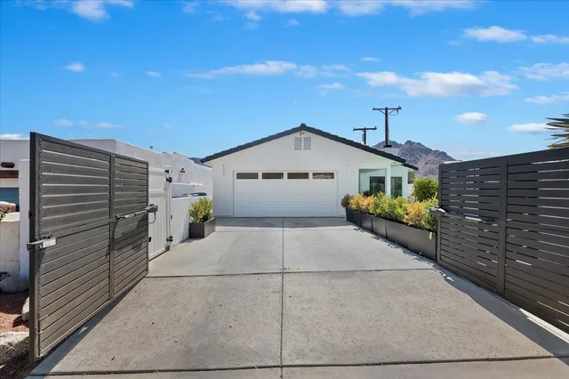 a view of a back yard of the house