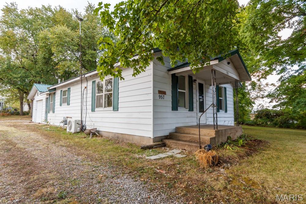 957 Wood Street Lebanon, MO 65536 - Photo 2 of 21