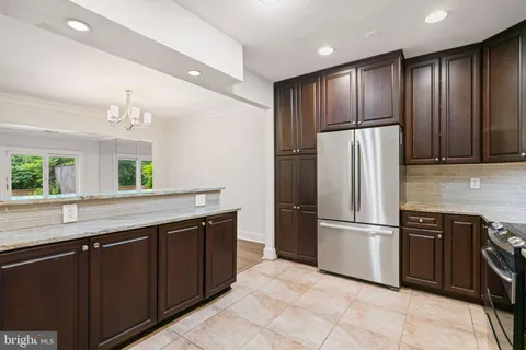 $975,000 | 3231 Sutton Place Northwest, Unit D, Washington, DC 20016