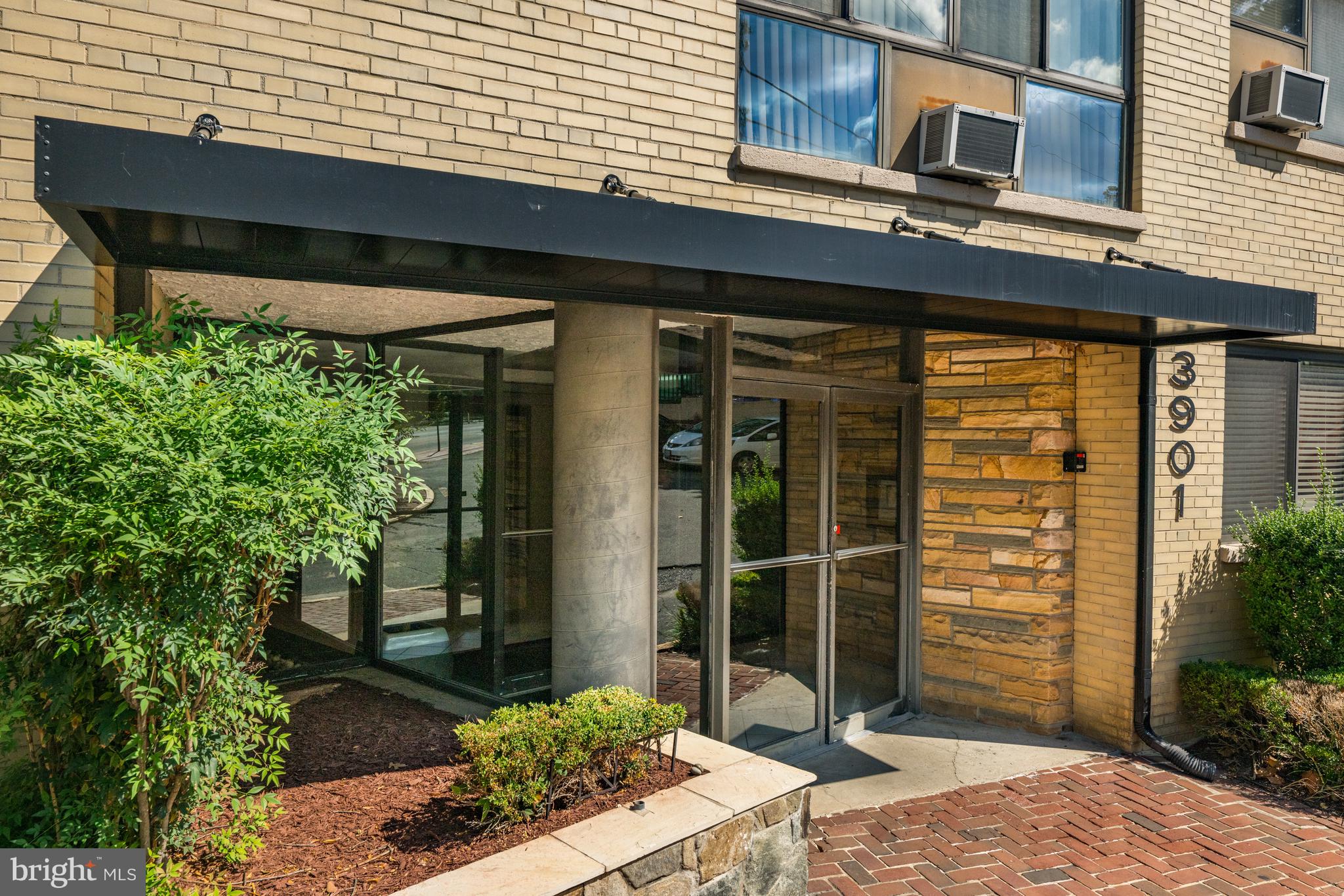 3901 Tunlaw Road Northwest, Unit 606 Washington, DC 20007 - Photo 30 of 37 Main Entrance at 3901 Tunlaw Rd