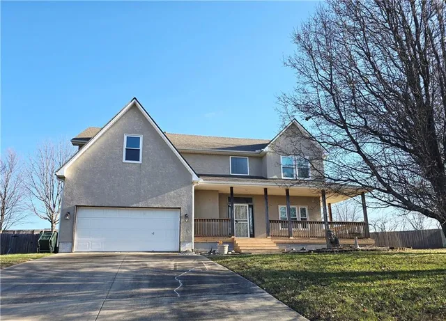 $415,000 | 2305 Southeast Horseshoe Drive, Oak Grove, MO 64075