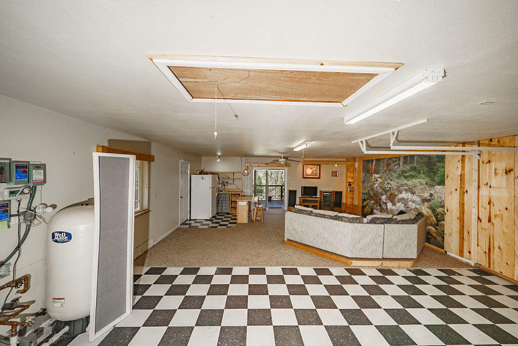 331 Steel Bridge Road Douglas City, CA 96024 - Photo 16 of 43 main room