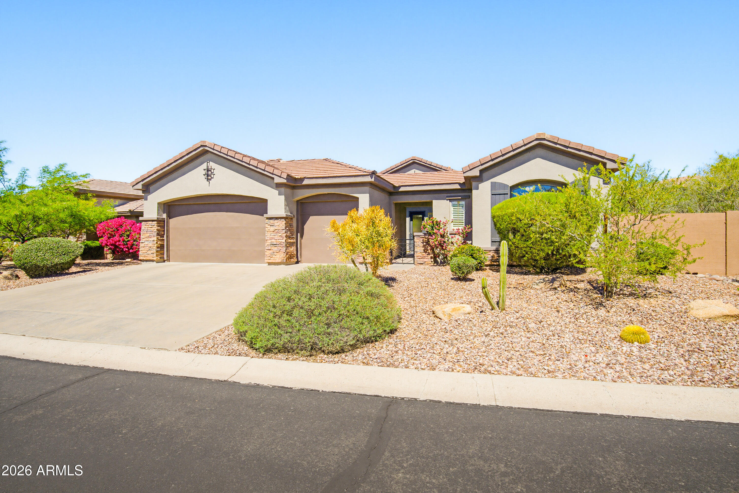 41116 North River Bend Road Phoenix, AZ 85086 - Photo 2 of 38 41116 N River Bend Rd-3