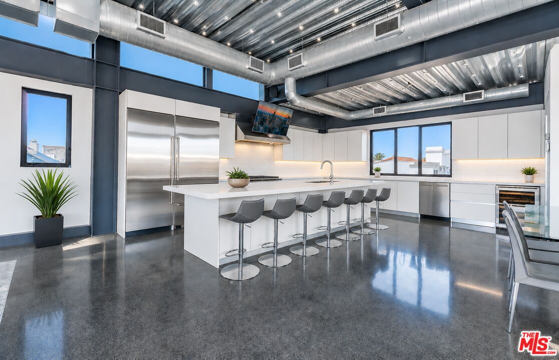 5115 Vía Donte Marina del Rey, CA 90292 - Photo 10 of 39