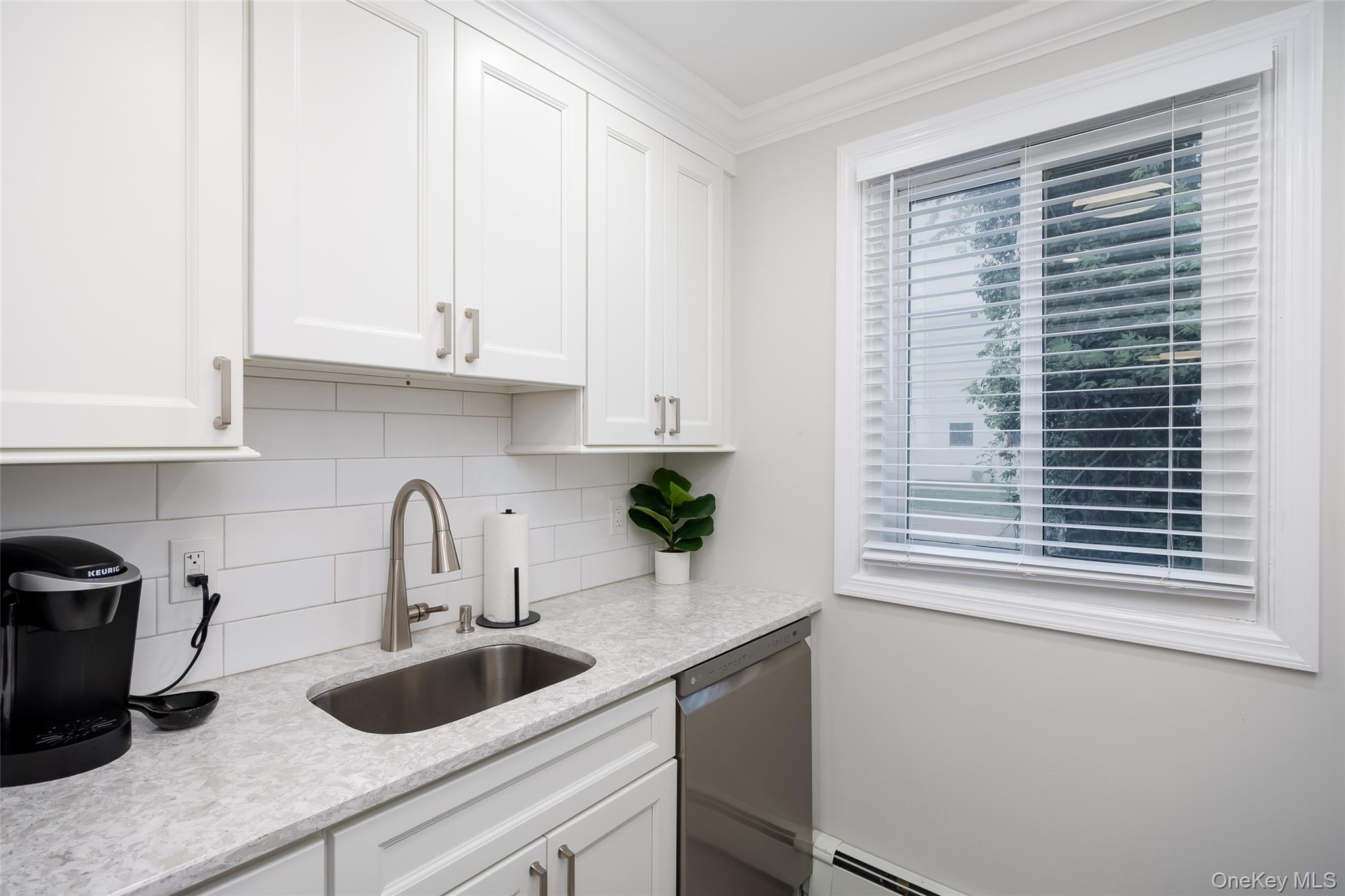 200 Merrick Road, Unit F Amityville, NY 11701 - Photo 7 of 32