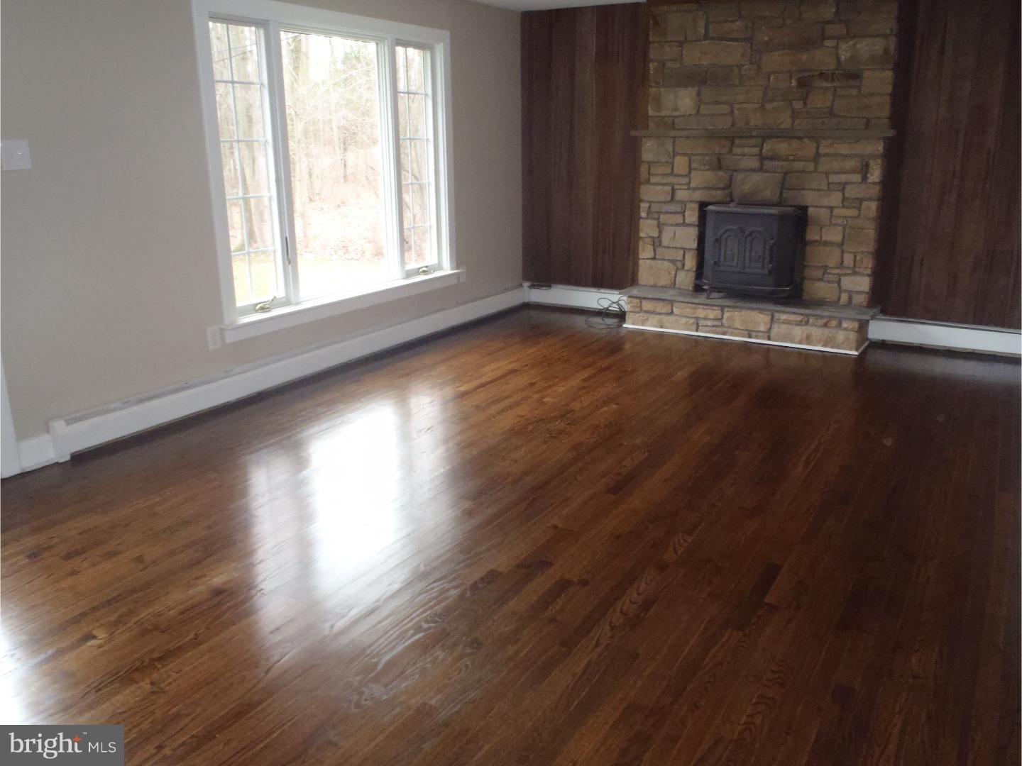 2334 East Rock Road Perkasie, PA 18944 - Photo 12 of 24 Living Room