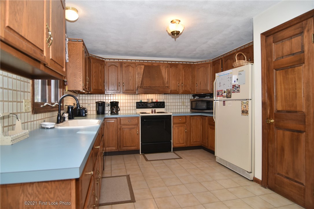 2 Rogler Farm Road Smithfield, RI 02917 - Photo 6 of 44