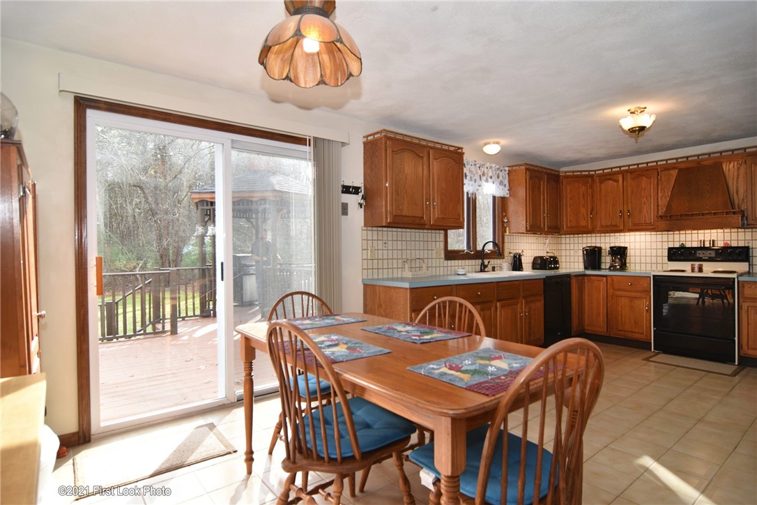 2 Rogler Farm Road Smithfield, RI 02917 - Photo 8 of 44
