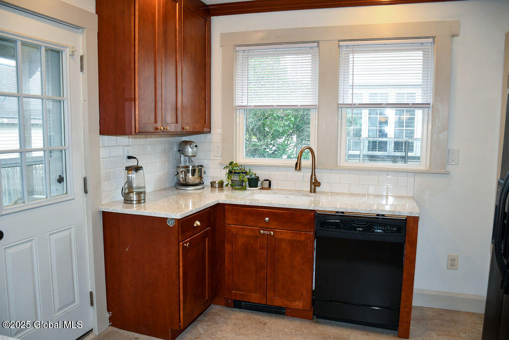 53 Menand Road Menands, NY 12204 - Photo 13 of 29 DSC_0465