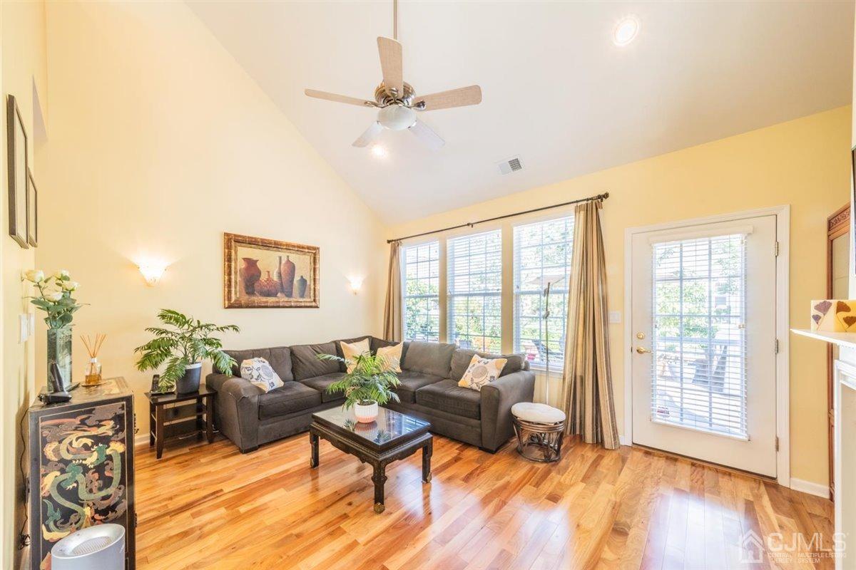 10 Pebble Creek Road Dayton, NJ 08810 - Photo 12 of 37 Gallery Image 12