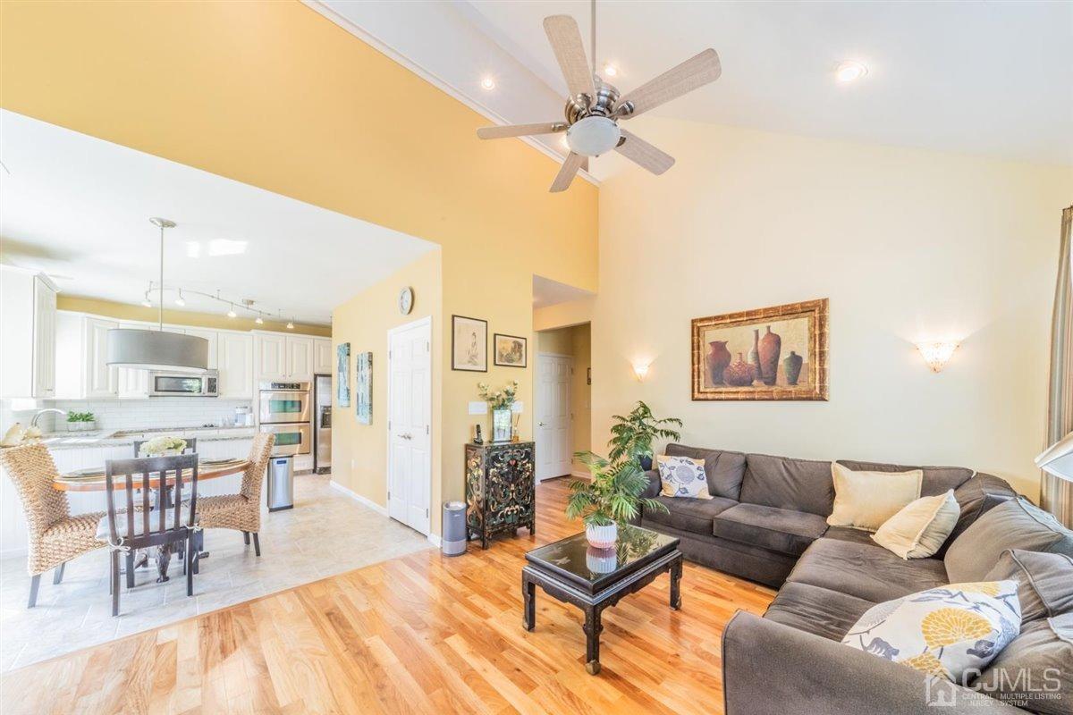 10 Pebble Creek Road Dayton, NJ 08810 - Photo 13 of 37 Gallery Image 13