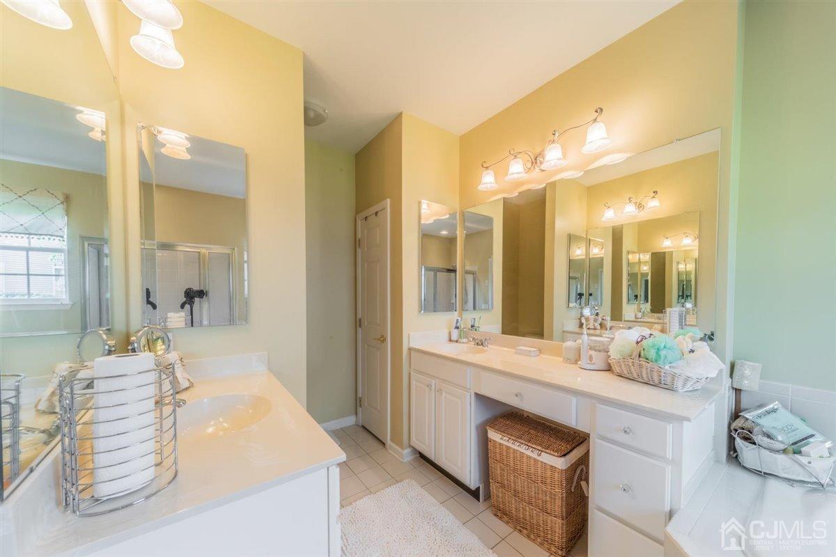 10 Pebble Creek Road Dayton, NJ 08810 - Photo 20 of 37 Gallery Image 20