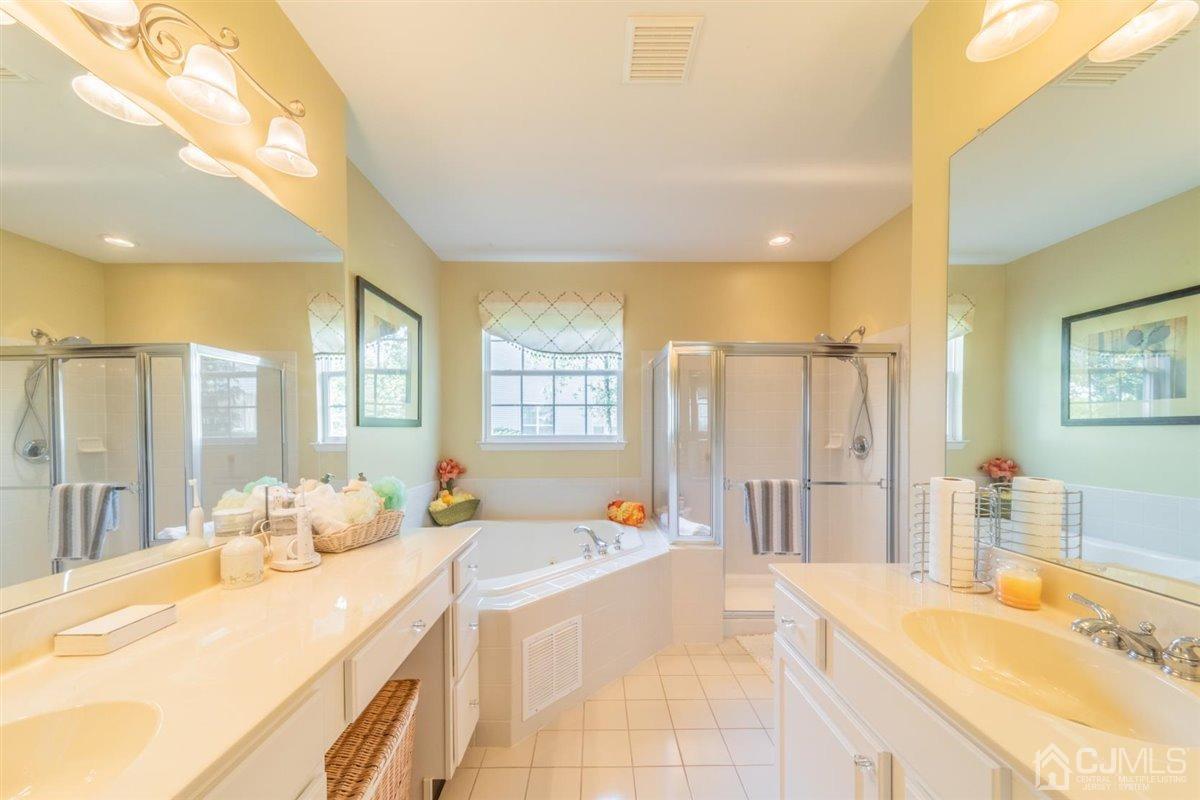 10 Pebble Creek Road Dayton, NJ 08810 - Photo 21 of 37 Gallery Image 21