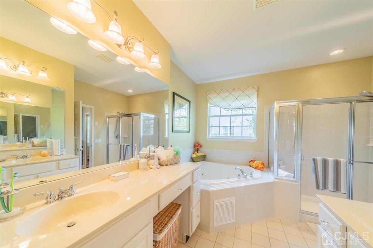 10 Pebble Creek Road Dayton, NJ 08810 - Photo 22 of 37 Gallery Image 22
