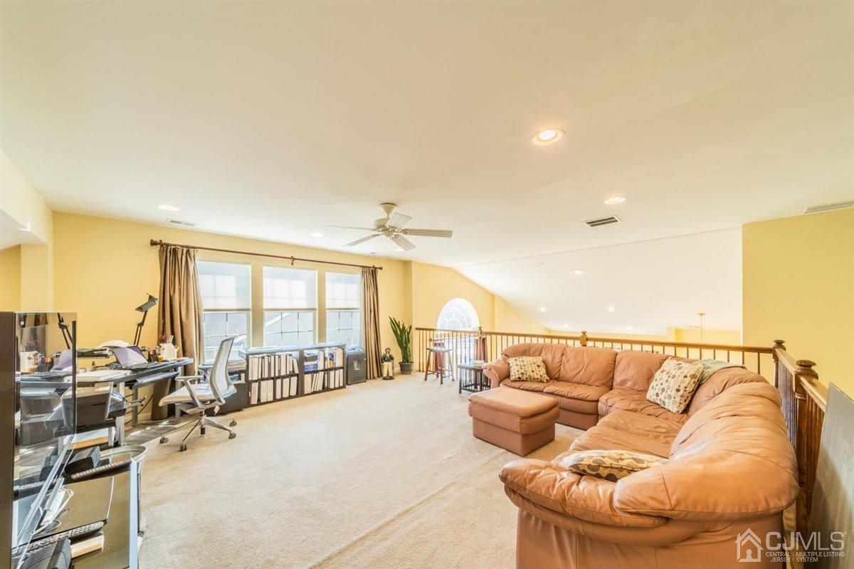 10 Pebble Creek Road Dayton, NJ 08810 - Photo 26 of 37 Gallery Image 26