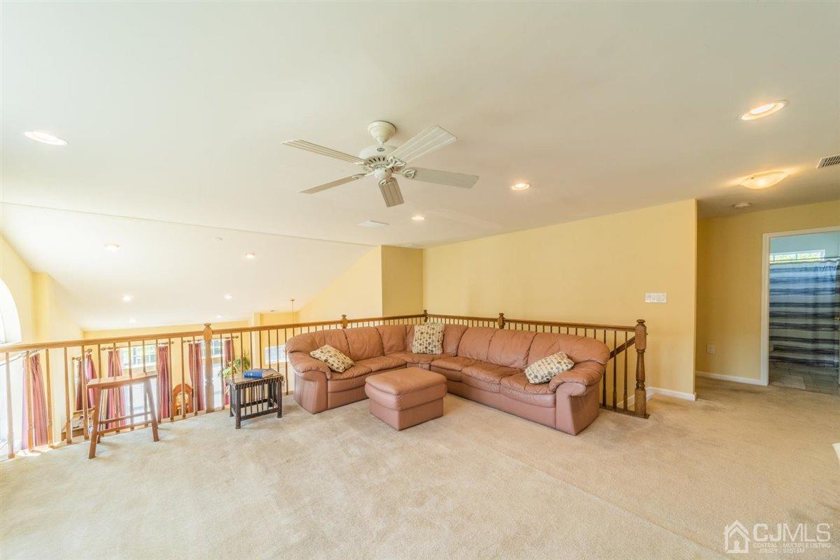 10 Pebble Creek Road Dayton, NJ 08810 - Photo 27 of 37 Gallery Image 27