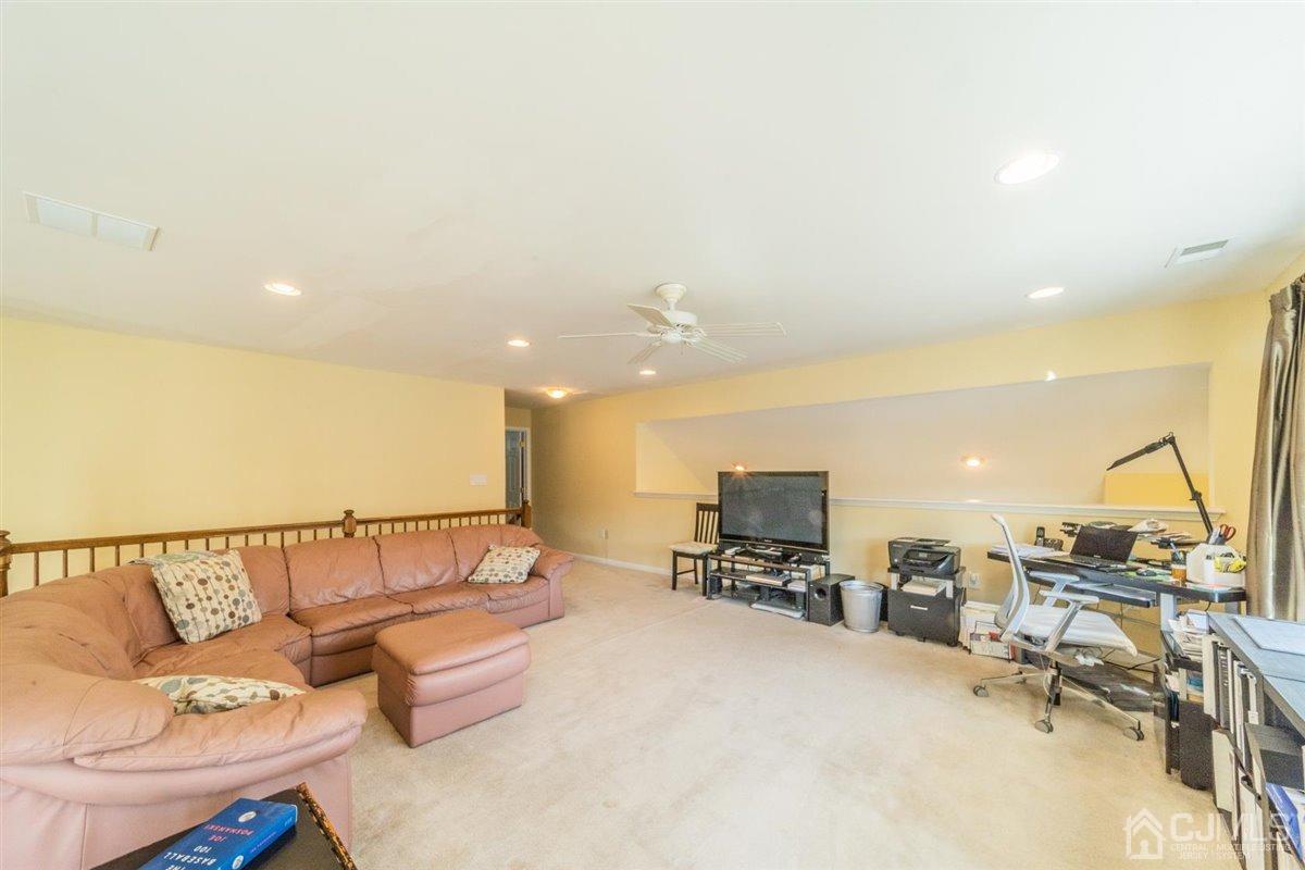 10 Pebble Creek Road Dayton, NJ 08810 - Photo 28 of 37 Gallery Image 28