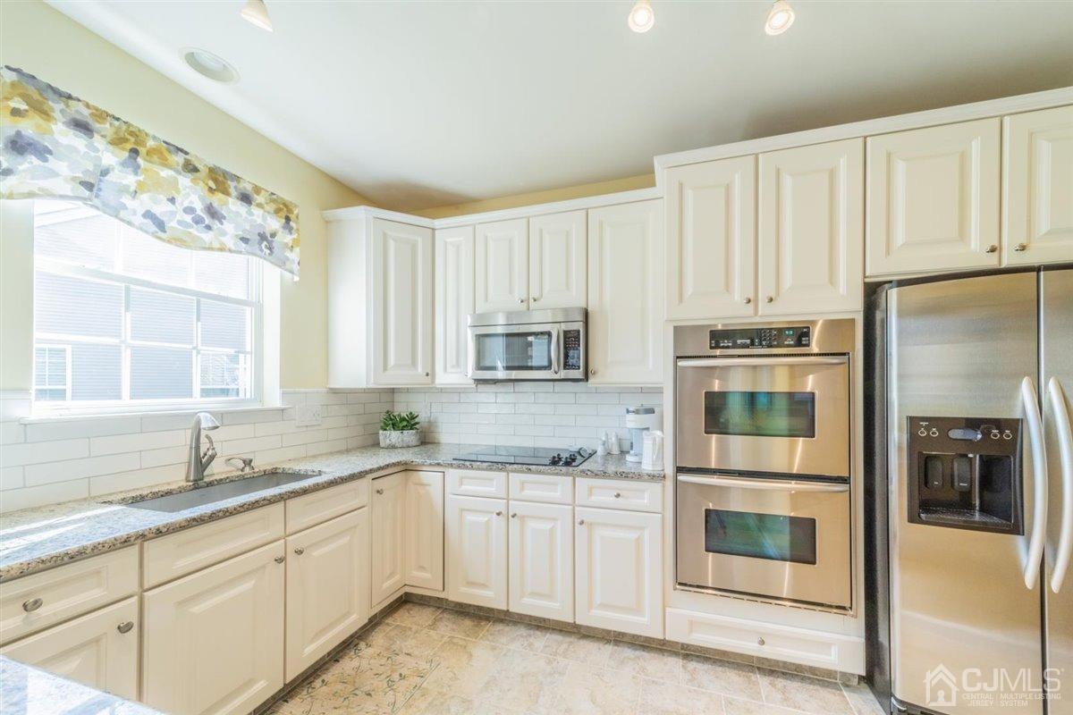 10 Pebble Creek Road Dayton, NJ 08810 - Photo 9 of 37 Gallery Image 9
