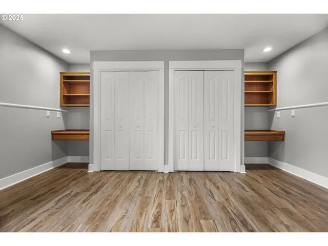 a view of a storage & utility room with washer and dryer