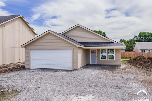 $279,950 | 908 2nd Street, Perry, KS 66073