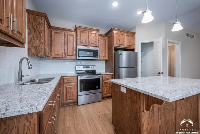 $279,950 | 908 2nd Street, Perry, KS 66073