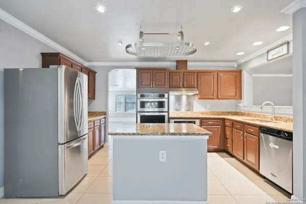 $2,350 | 11016 Forest Shower, Live Oak, TX 78233