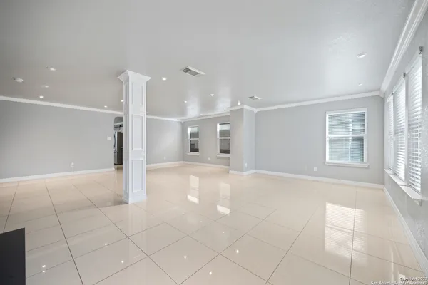 $2,350 | 11016 Forest Shower, Live Oak, TX 78233