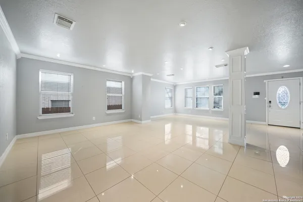 $2,350 | 11016 Forest Shower, Live Oak, TX 78233