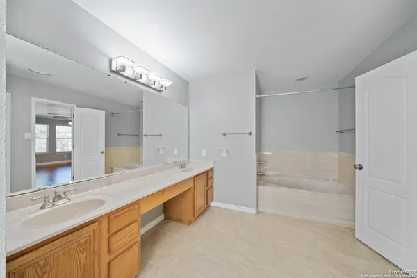 $2,350 | 11016 Forest Shower, Live Oak, TX 78233