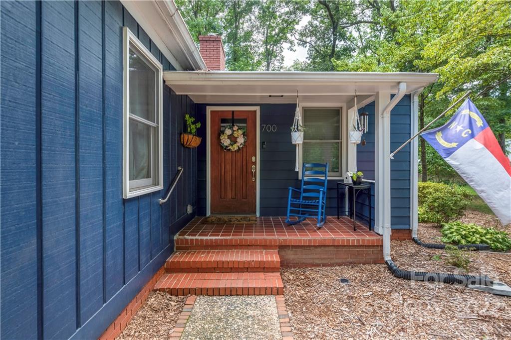 700 Silverleaf Road Charlotte, NC 28217 - Photo 3 of 30 Gallery Image 3
