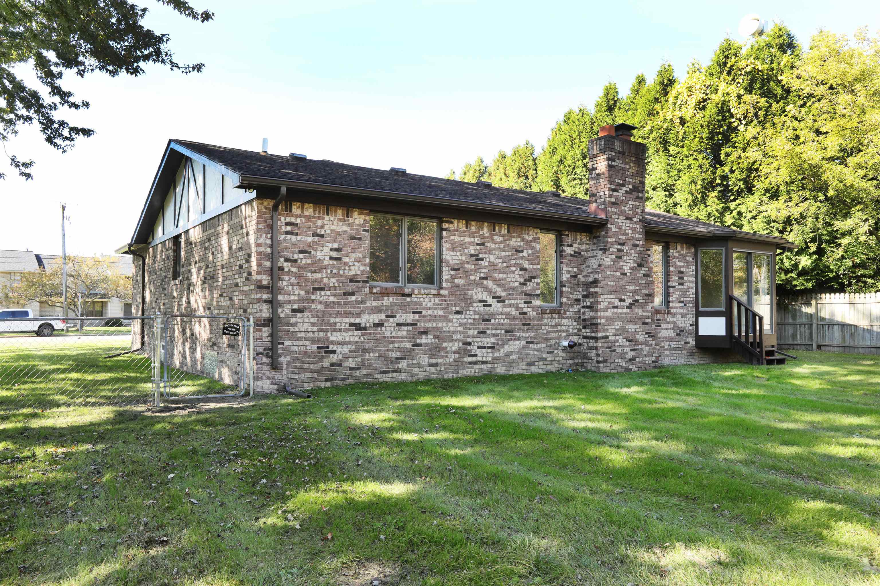 48511 Sugarbush Road New Baltimore, MI 48047 - Photo 4 of 45 50158788-38f6e3cb-72e9-476c-83fe-7daa284bb750.JPG