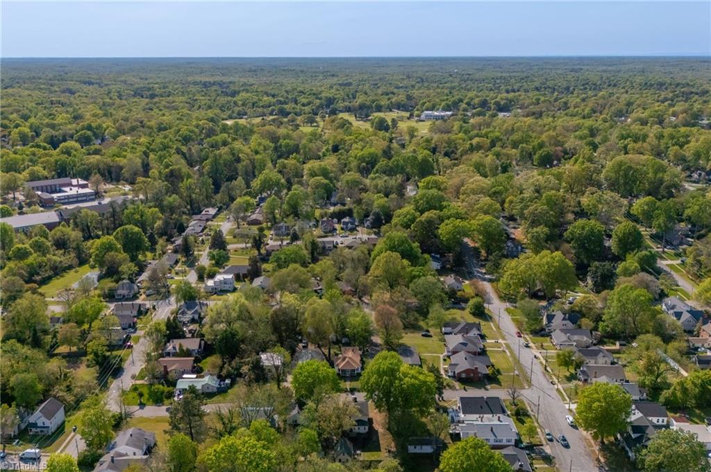 710 Delmont Street High Point, NC 27262 - Photo 35 of 50 Nestled in charging Emerywood
