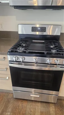 $2,280 | 1234 Wilshire Boulevard, Unit 425, Los Angeles, CA 90017