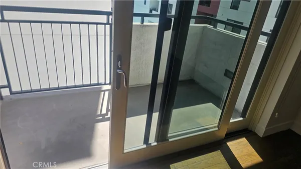 $2,280 | 1234 Wilshire Boulevard, Unit 425, Los Angeles, CA 90017