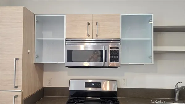 $2,280 | 1234 Wilshire Boulevard, Unit 425, Los Angeles, CA 90017