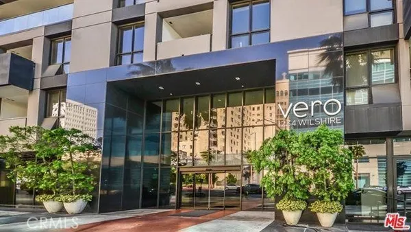 $2,280 | 1234 Wilshire Boulevard, Unit 425, Los Angeles, CA 90017