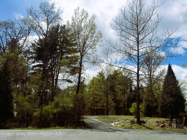 $299,000 | 147 Putt Lane, Kingston, NY 12401